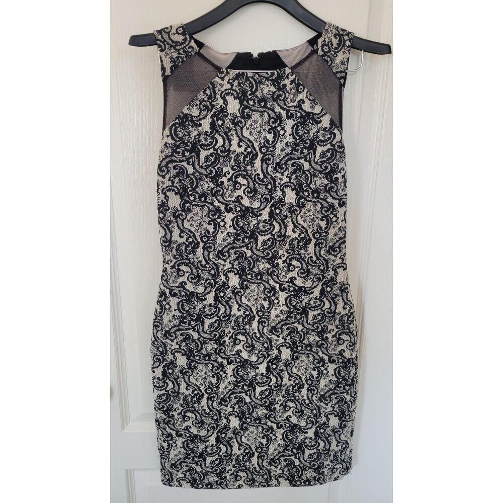 Alice + Olivia Thalia Sleevless Embroidered Jacquard Dress
